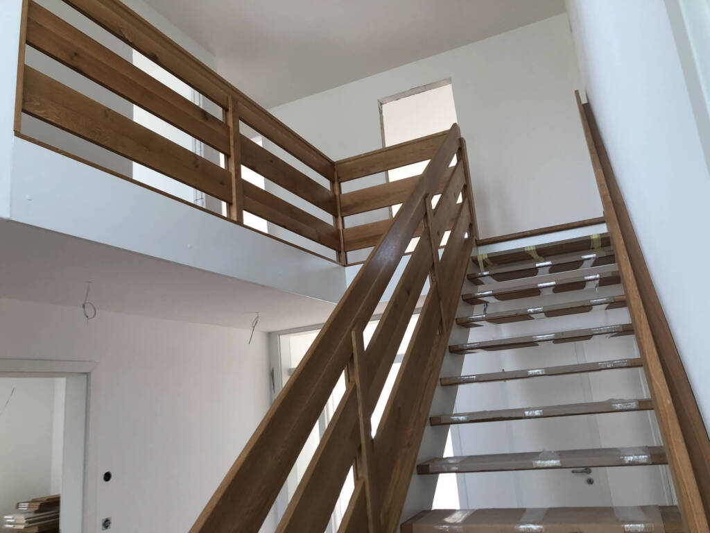 Maßgefertigte Treppe mit hochwertiger Oberfläche von der Tischlerei Perkampus